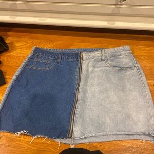 Two Color Denim Skirt With functional zipper